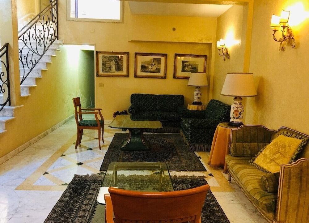 Отель Champagne Garden Рим Экстерьер фото