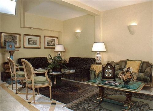 Отель Champagne Garden Рим Интерьер фото